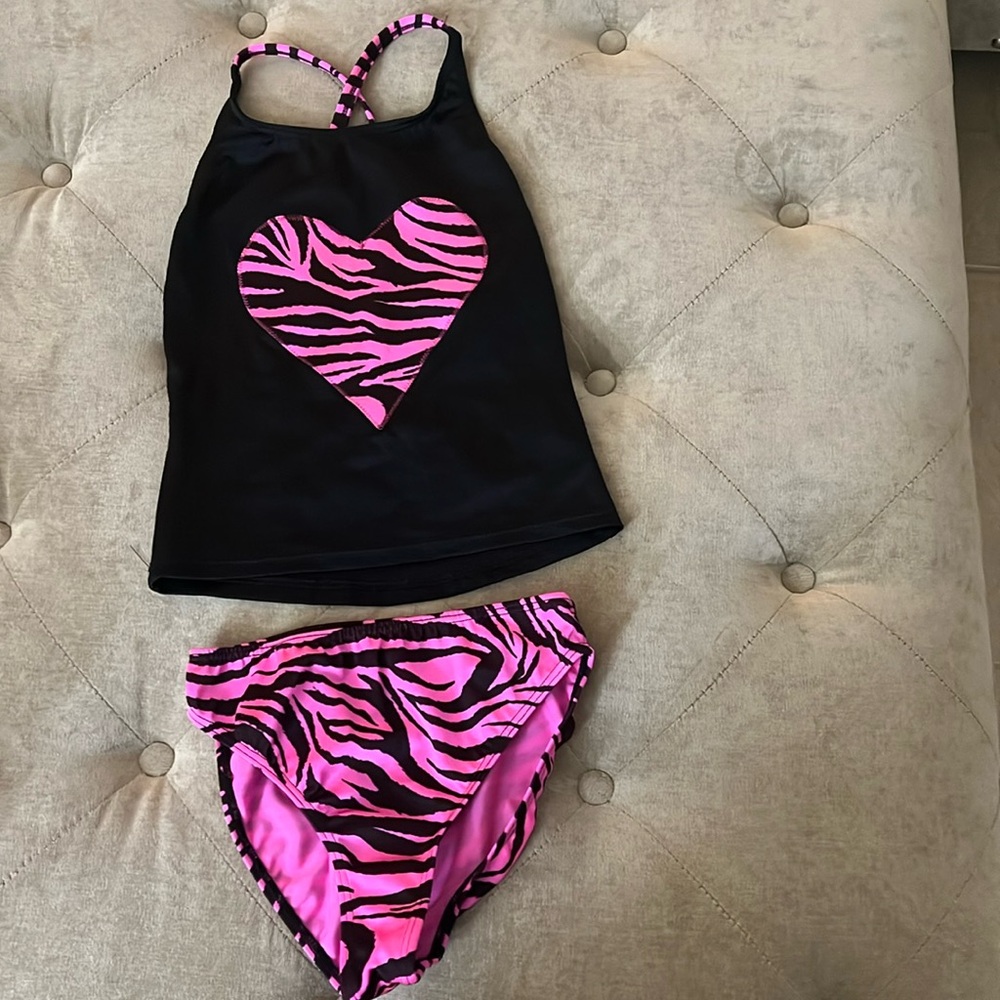 NWOT Denny’s Kids Random Hearts girls bathing suit Size 10